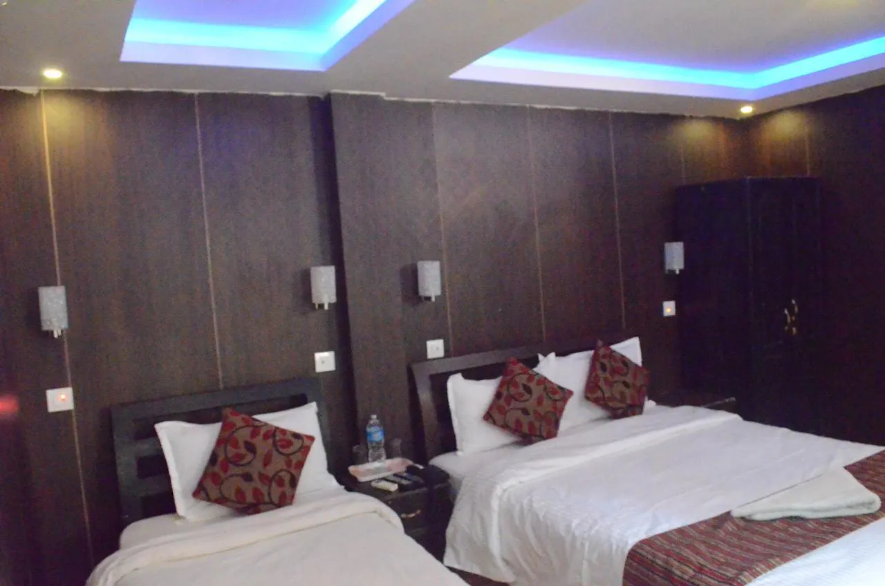 Traveler'S Holiday Inn Kathmandu 0*,