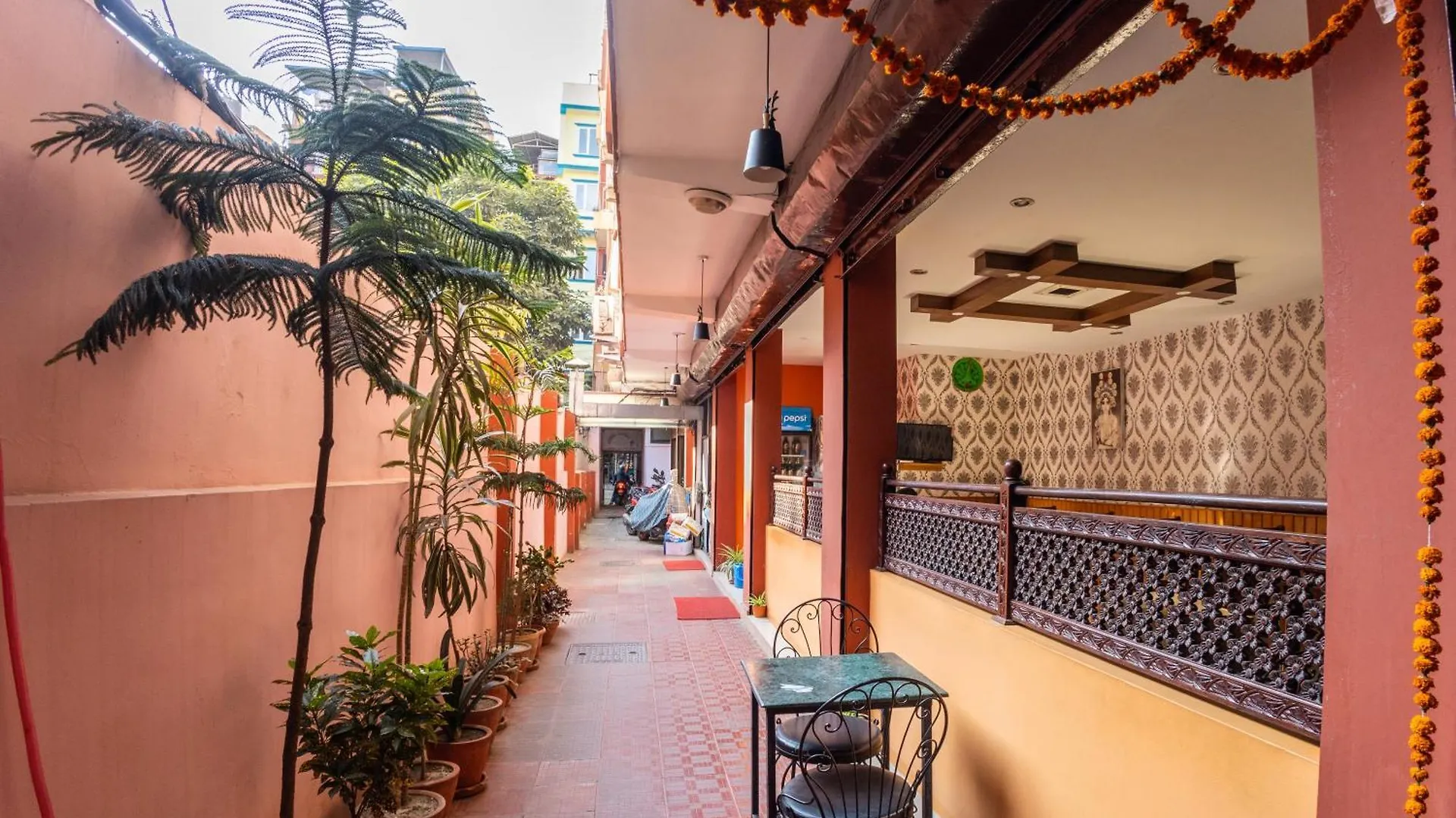 Hotel Traveler'S Holiday Inn Kathmandu